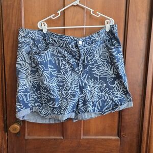 Lane Bryant Blue Leaf Pattern Jean Shorts